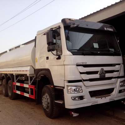 SINOTRUK HOWO water truck Ellipse water tanker Tanker shape sinotruk 290hp water tank truck